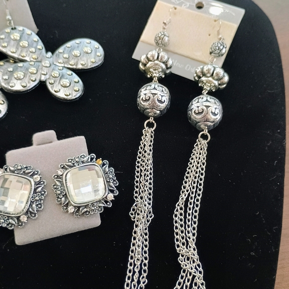 3 Silver Pairs Of Earrings - Picture 6 of 6